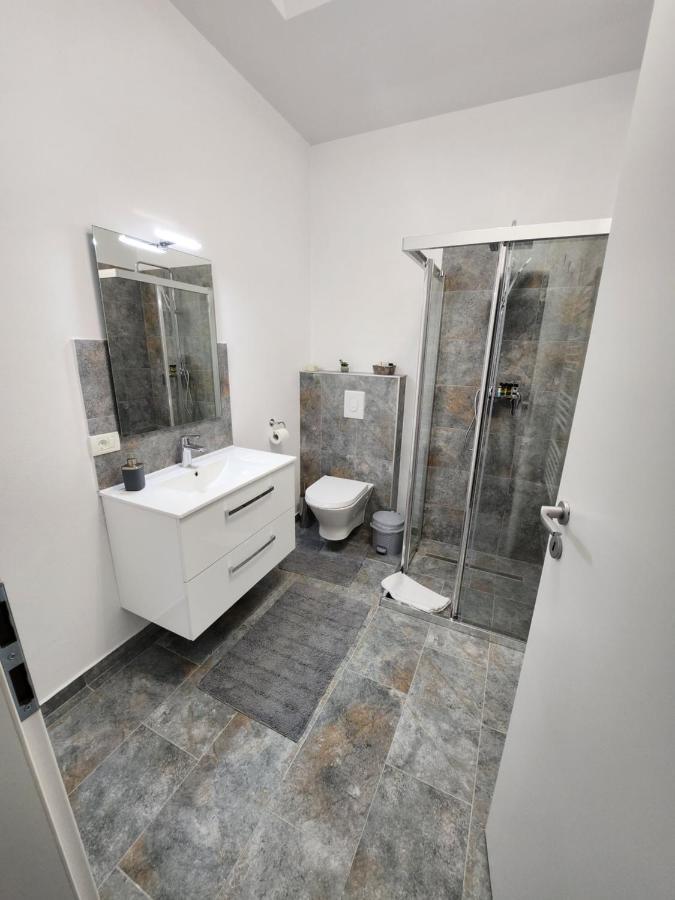 Armina'S Residence Dumbravita  Екстериор снимка