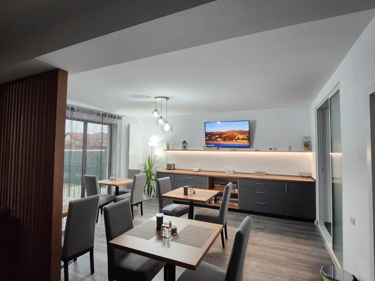 Armina'S Residence Dumbravita  Екстериор снимка