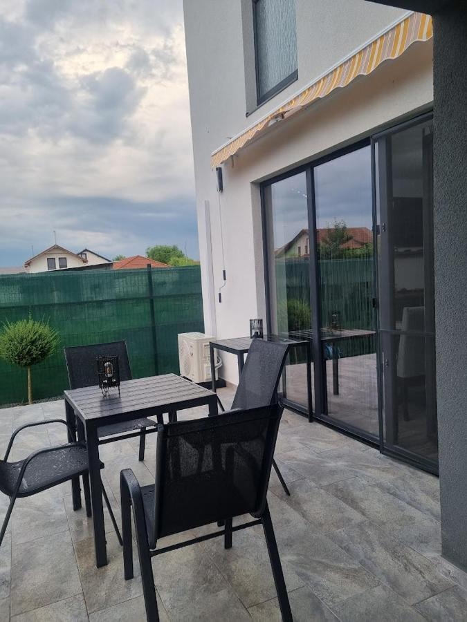 Armina'S Residence Dumbravita  Екстериор снимка